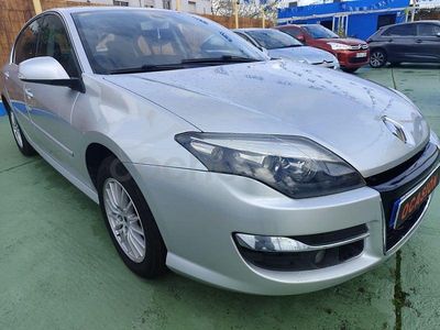 Usado Renault Laguna III 110 CV (80 kW) 2011 Gris / plata Berlina