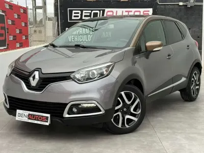Usado Renault Captur Zen 90 CV (66 kW) 2016 Gris SUV