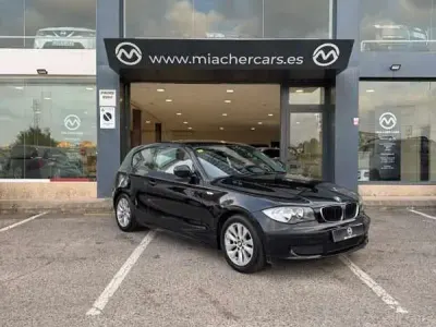 Usado BMW 116 116 CV (85 kW) 2010 Negro Utilitario