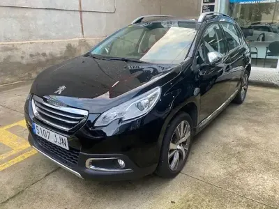 Usado Peugeot 2008 Allure 130 CV (95 kW) 2015 Otro SUV