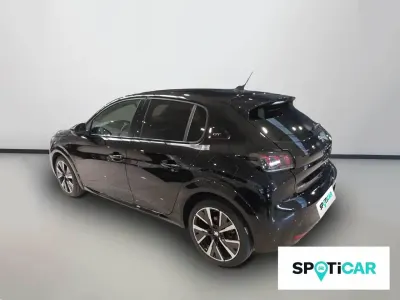 Usado Peugeot 208 GT 100 CV (73 kW) 2023 Negro Utilitario