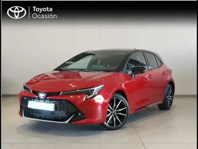 Nuevo Toyota Corolla 140 CV (102 kW) 2026 Rojo Berlina