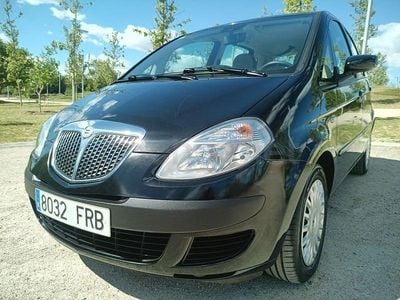Usado Lancia Musa 70 CV (51 kW) 2006 Negro Monovolumen