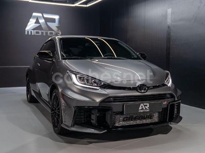 Gris / plata Usado 2025 Toyota Yaris Berlina | 51.900 €