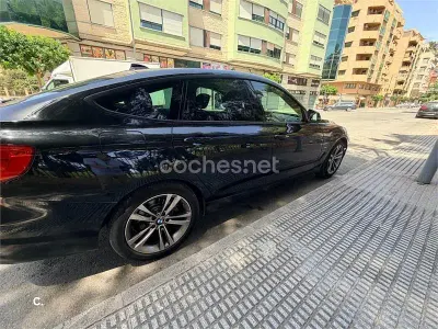 Usado BMW 318 150 CV (110 kW) 2018 Negro Berlina