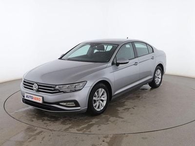 Gris Usado 2019 VW Passat Berlina | 17.799 € (Precio justo)