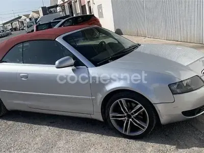 Usado Audi A4 Cabriolet 163 CV (119 kW) 2003 Gris / plata Descapotable