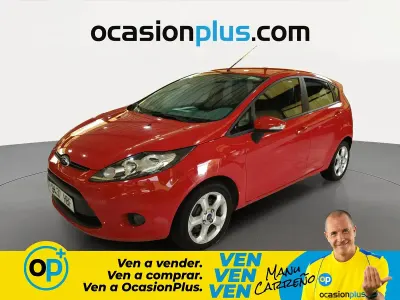 Usado Ford Fiesta Trend 82 CV (60 kW) 2010 Rojo Berlina