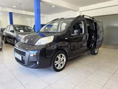 Usado Fiat Qubo Dynamic 75 CV (55 kW) 2016 Negro Monovolumen