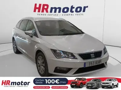 Usado Seat Leon Style 110 CV (80 kW) 2018 Blanco Familiar