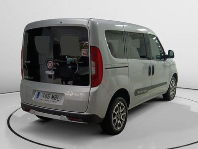 Usado Fiat Doblò Trekking 120 CV (88 kW) 2022 Blanco Monovolumen