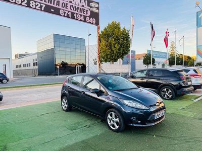 Usado Ford Fiesta Trend 82 CV (60 kW) 2009 Negro Utilitario