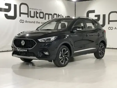 Käytetty MG ZS Luxury 111 HP (81 kW) 2023 Musta Sedan
