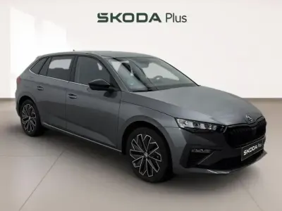 Usado Skoda Scala Selection 116 CV (85 kW) 2025 Gris Utilitario