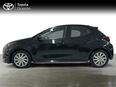 Usado Toyota Yaris Active 116 CV (85 kW) 2025 Negro Utilitario