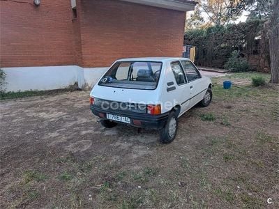 Usado Peugeot 205 55 CV (40 kW) 1990 Blanco Berlina