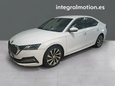 Usado Skoda Octavia Style 150 CV (110 kW) 2020 Blanco Berlina