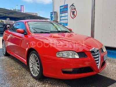 Rojo Usado 2006 Alfa Romeo GT Coupe | 3490 € (Precio justo)
