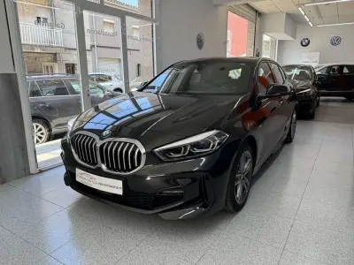 Usado BMW 118 M Sport 136 CV (100 kW) 2022 Negro Utilitario