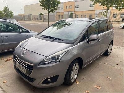 Gris / plata Usado 2015 Peugeot 5008 Allure Monovolumen | 9490 € (Un poco caro)