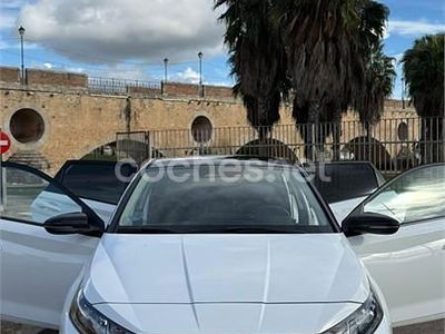 Usado Hyundai i20 100 CV (73 kW) 2022 Blanco Utilitario