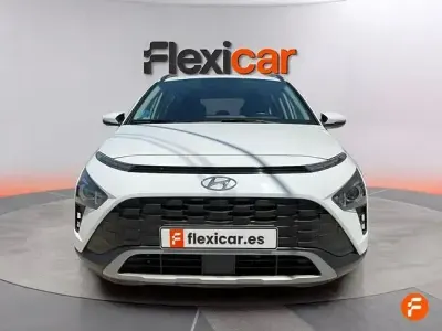 Usado Hyundai Bayon 100 CV (73 kW) 2023 Blanco SUV
