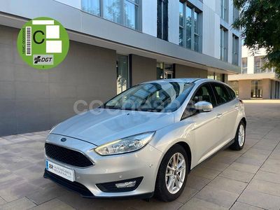Gris / plata Usado 2016 Ford Focus Trend Berlina | 10.850 € (Precio justo)