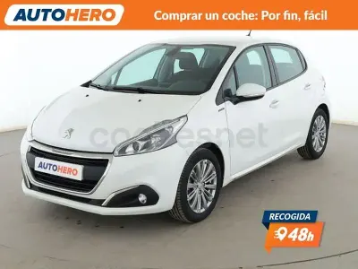 Usado Peugeot 208 Signature Sky 82 CV (60 kW) 2018 Blanco Utilitario