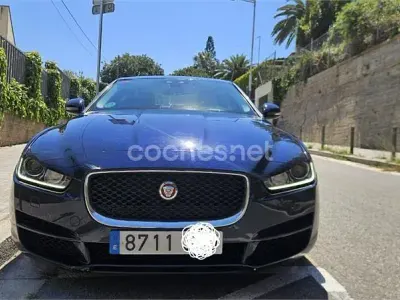 Usado Jaguar XE Portfolio 180 CV (132 kW) 2015 Azul Berlina