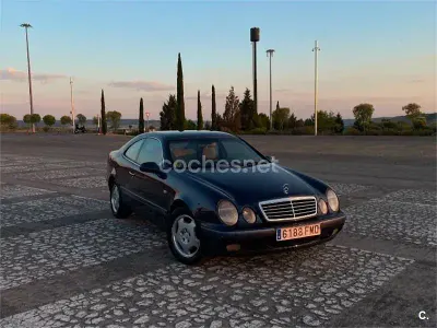 Usado Mercedes CLK320 Elegance 218 CV (160 kW) 1999 Azul Coupe