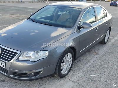 Gris / plata Usado 2006 VW Passat Highline Berlina | 4900 € (Precio justo)
