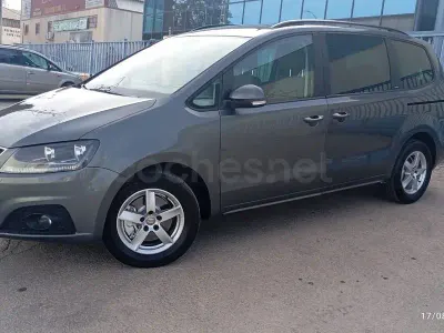 Usado Seat Alhambra 4Drive 140 CV (102 kW) 2014 Gris / plata Monovolumen