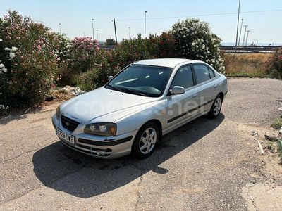 Usado Hyundai Elantra Comfort 112 CV (82 kW) 2006 Gris / plata Berlina