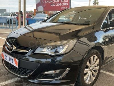Usado Opel Astra Excellence 110 CV (80 kW) 2013 Negro Familiar