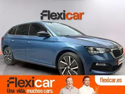 Usado Skoda Scala Sport 110 CV (80 kW) 2022 Azul Utilitario