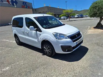 Usado Peugeot Partner Tepee 92 CV (67 kW) 2016 Blanco Monovolumen