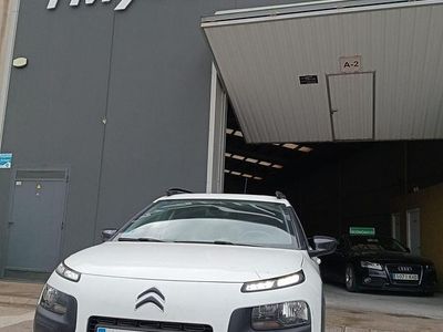 Usado Citroën C4 Cactus Feel 99 CV (72 kW) 2017 Blanco Utilitario