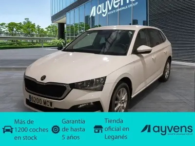 Usado Skoda Scala Ambition 110 CV (80 kW) 2022 Blanco Utilitario