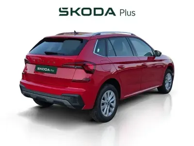 Usado Skoda Kamiq Selection 115 CV (84 kW) 2025 Rojo SUV