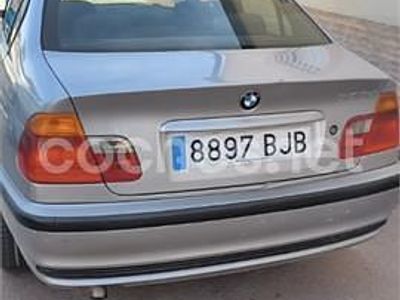 Gris / plata Usado 2001 BMW 320 Berlina | 500 €