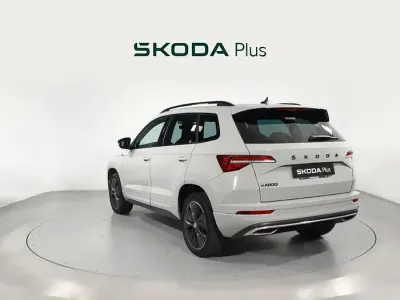 Usado Skoda Karoq SportLine 150 CV (110 kW) 2022 Gris SUV
