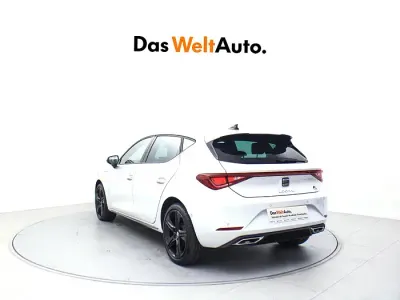 Usado Seat Leon FR 204 CV (150 kW) 2025 Blanco