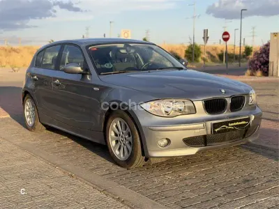 Usado BMW 118 129 CV (94 kW) 2006 Gris / plata Utilitario