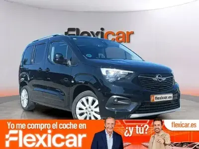 Usado Opel Combo Life 131 CV (96 kW) 2020 Negro Berlina