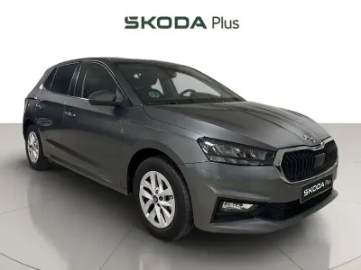 Usado Skoda Fabia Selection 95 HP (69 kW) 2025 Cinzento Sedan