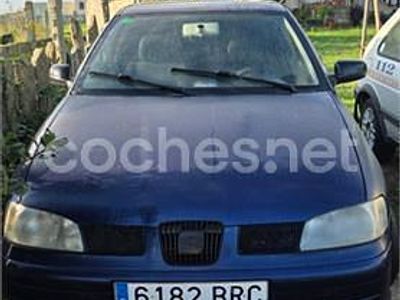 Azul Usado 2001 Seat Ibiza Stella Berlina | 3000 € (Un poco caro)