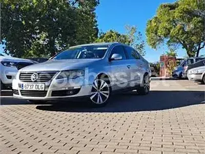 Usado VW Passat Sportline 140 CV (102 kW) 2005 Gris / plata Berlina
