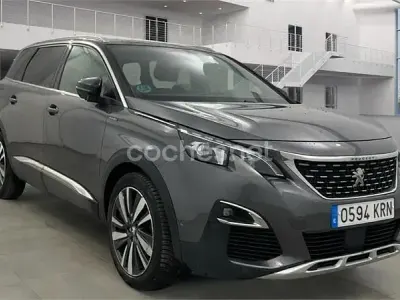 Usado Peugeot 5008 GT-line 130 CV (95 kW) 2018 Gris / plata SUV
