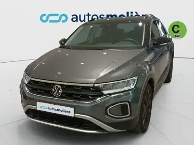 Usado VW T-Roc 110 CV (80 kW) 2023 Gris SUV