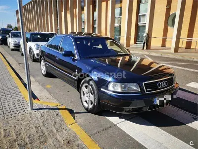 Usado Audi A8 193 CV (141 kW) 1999 Azul Berlina